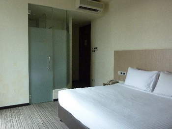 Singapore, Aqueen Hotel Lavender